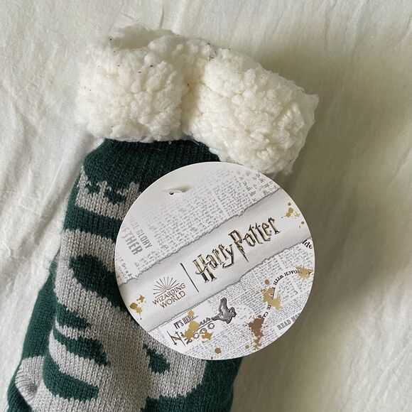 Harry Potter Wizarding World Green Sherpa-Lined Non-Slip Grippers Socks One Size - Picture 2 of 6